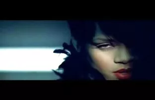 XXX 恐竜のスペインの巨大な実胸を大き黒コックに彼女の小さな 女性 の えろ